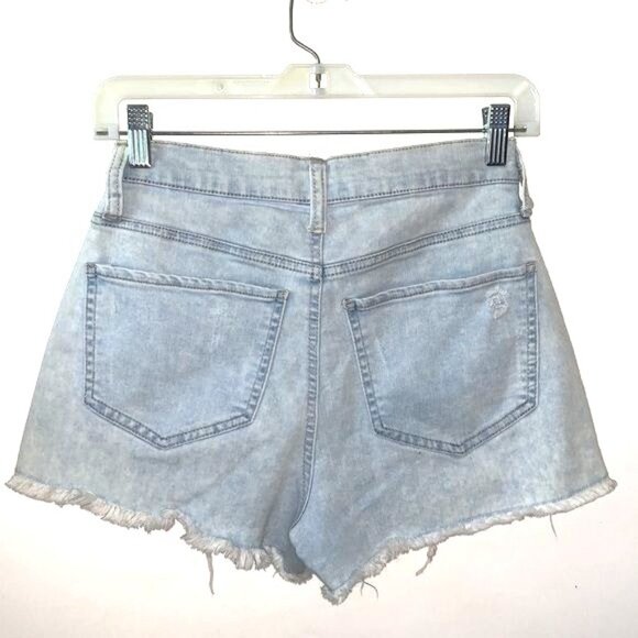So High Rise Curvy Mom Shorts 1/25W Light Wash Distressed Denim - Picture 6 of 8